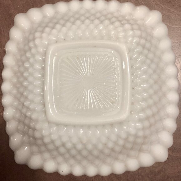 Vintage Anchor Hocking Milk Glass Candy Dish Decorative Bowl Vintage - Picture 4 of 9